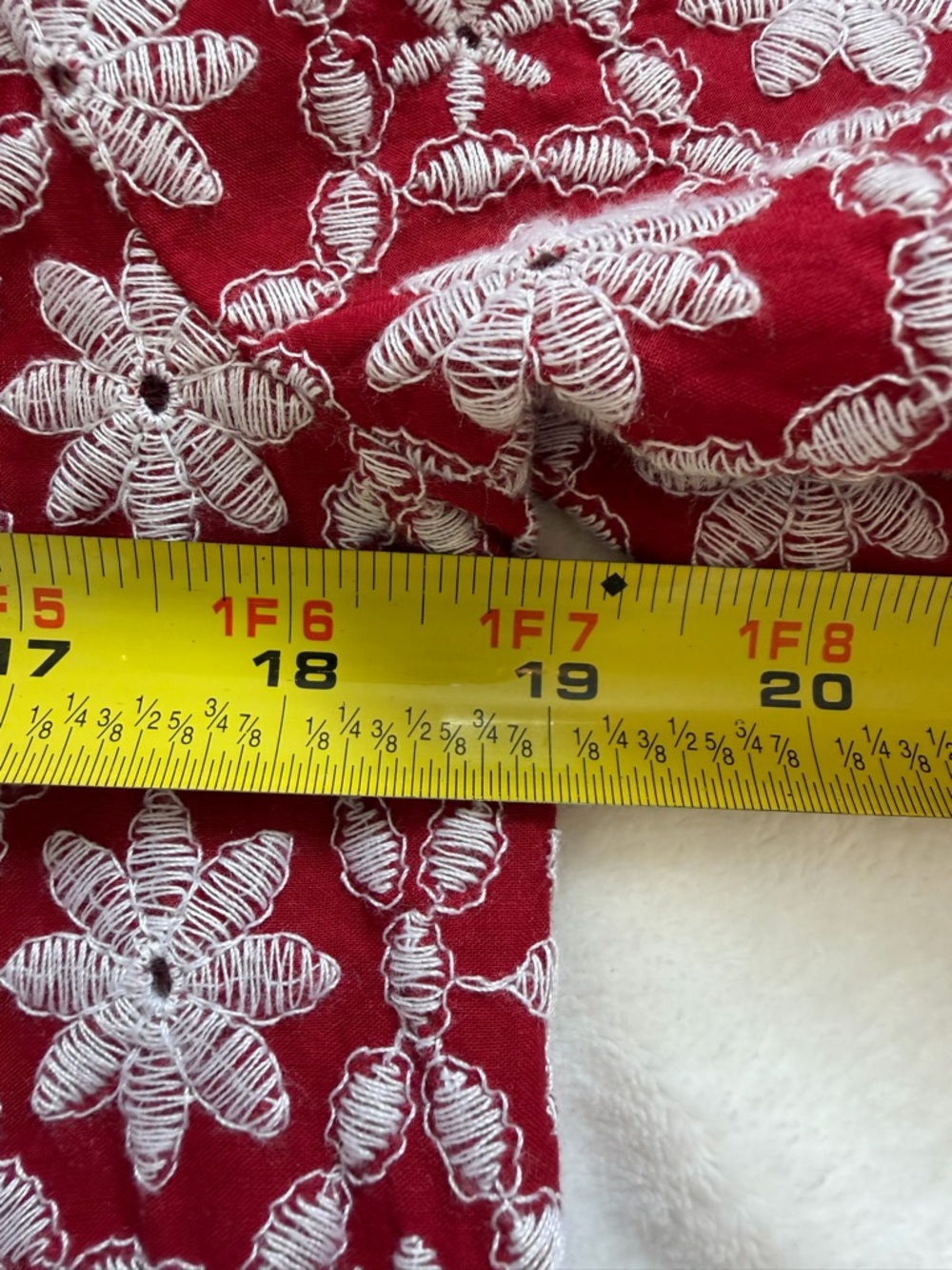NWT LOFT Red Embroidered Split-Neck Flutter Scallop Sleeve 100% Cotton Blouse - Picture 10 of 10